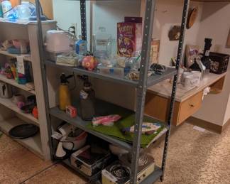 miscellaneous kitchenware, vintage kitchen appliances