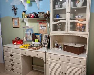 ETHAN ALLEN FARMHOUSE HUTCH AND MATCHING DESK