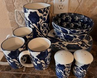 BLUE AND WHITE DISH SET