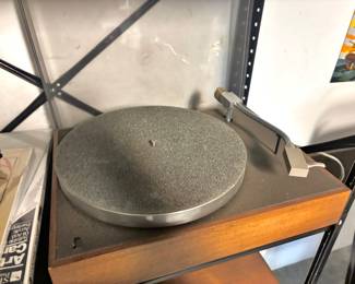 Acoustic Research AR-XA Turntable