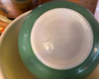 Pyrex Primary Yellow & Green Mixing Bowls