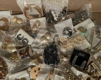 Costume jewelry 