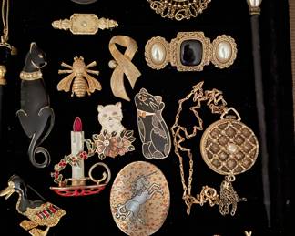 Costume jewelry 