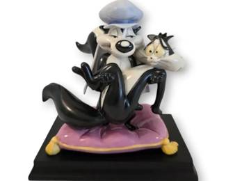 Looney Tunes by Goebel Figurine Zie Broken Heart of Love