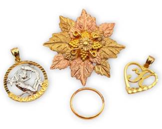 10k Gold Flower Brooch, Pendants, And Baby Ring 6.74g Total