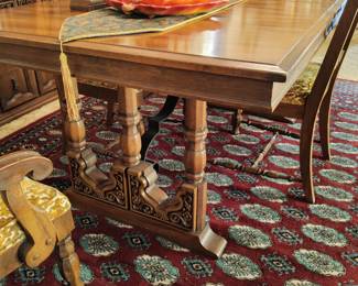 Table with 2 leaves