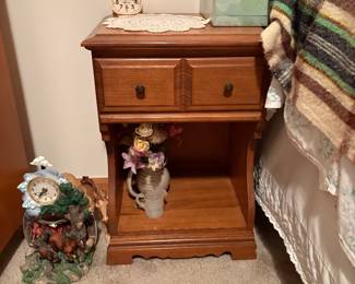 Maple nightstand-excellent condition, horse clock