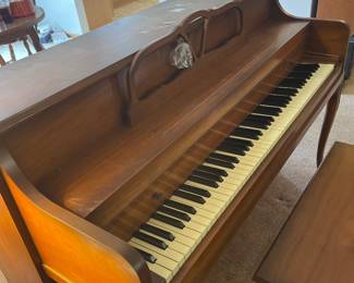 Upright Piano -very nice finish and good condition