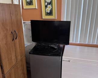 TV, Mini Fridge