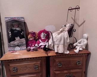 Dolls, Nightstands