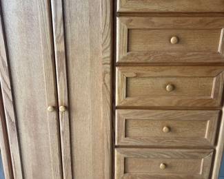 Oak Gentlemen's Chest