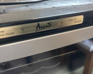 Avanti 19-Inch Dual Zone Wine Chiller - Model WC330DZB 