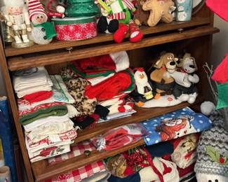 Christmas items linens