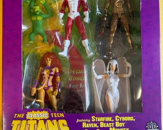 New Teen Titans set - never opened