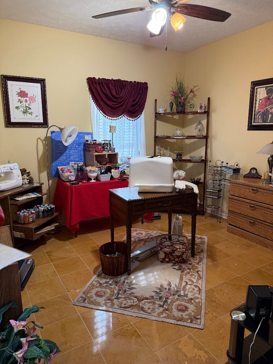 Singer sewing machine and table