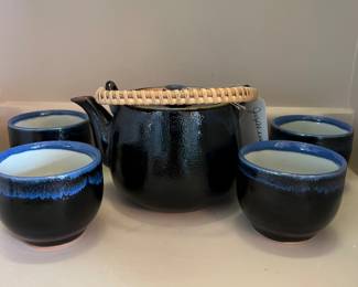 Tea pot pottery set