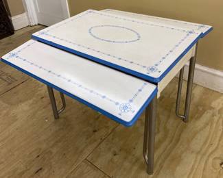 Vintage enamel kitchen table w/pullout leaves