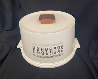 Vintage cake carrier