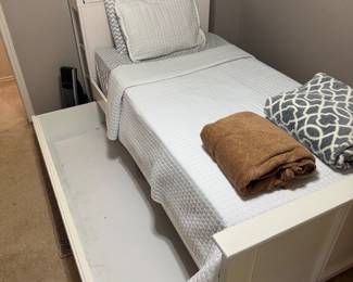 Twin Trundle bed 