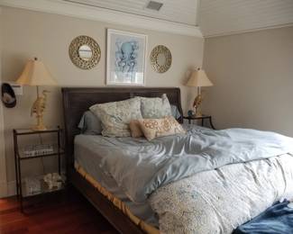 KIng bed; end tables; table lamps
