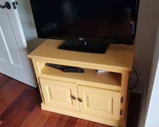 Entertainment cupboard; TV