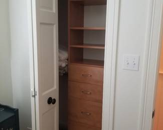 Closet system