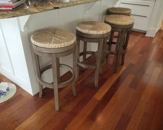 Set of 4 swivel-top bar stools