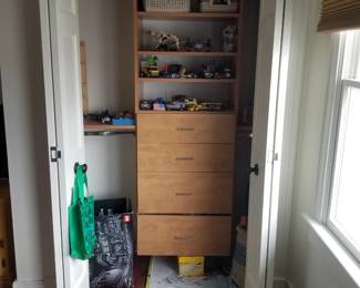Closet system
