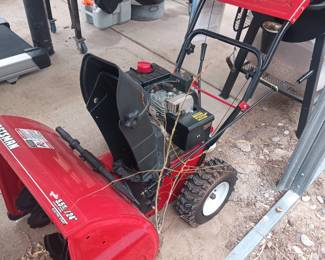 Craftsman 5.5hp 24inch snowblower, barely used