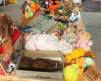 Dolls and distressed bear