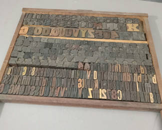 Lot 140: Antique Hamilton Printer's Letterpress Tray & Type