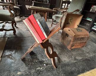 folding lecturn for books