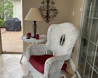 WICKER ROCKER