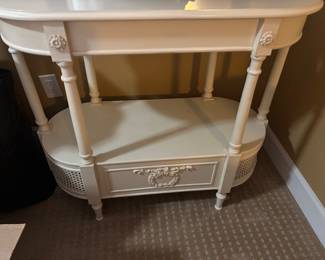 TABLE - PAINTED WHITE