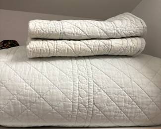 QUEEN QUILT / SHAMS