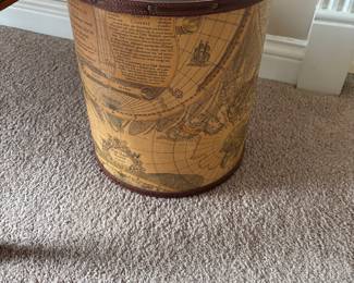 DECOR / TRASH CAN