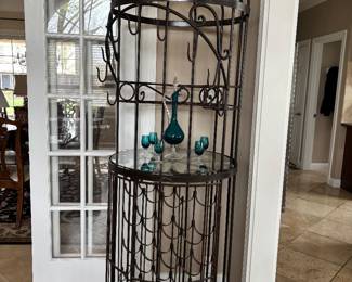 WIRE WINE RACK & GLASS DECANTER SET