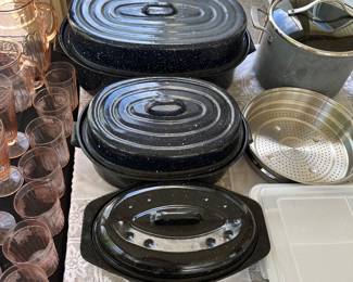 GRANITE WARE & ROAST PANS - COOK POT