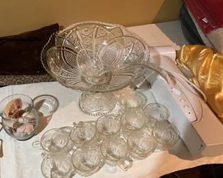 PUNCH BOWL W/ GLASS CUPS