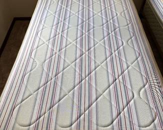 Clean Verlo Twin Mattress Set 