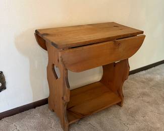 Drop Leaf End Table 