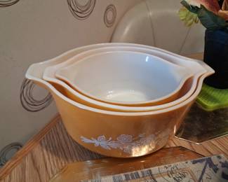 3 Vintage pyrex casserole dishes harvest designs
