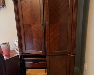 #53 - $200 - Armoire style desk/bureau 40wx2ftdx77h