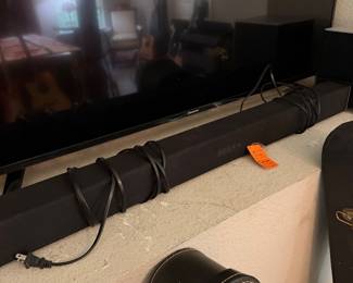 #112 - $150 - Sound bar and wolfer