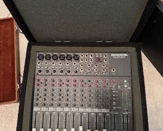 #88 - $86 - Mackie micro series 1402-VLZ 14 channel mike mixer