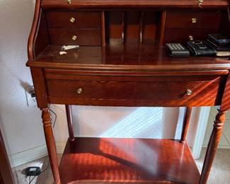 #31- $100 - Small rolltop desk 27lx25dx38h