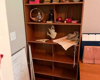 #60 - $100 - Matching book shelf t29lx12dx71h