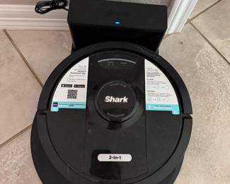 #115 - $ - Shark IQ navigation wet / dry vacuum