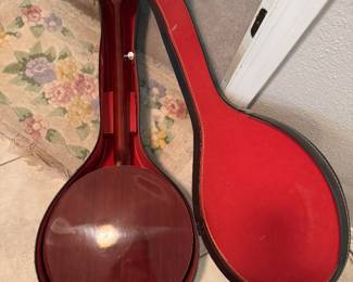 #78. $200  Encore banjo in case E75 made in Korea