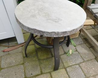 OUTDOOR END TABLE 1 OF 3
